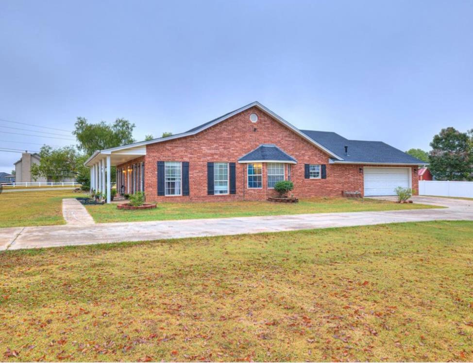 23 Lake Lane Property Photo 5