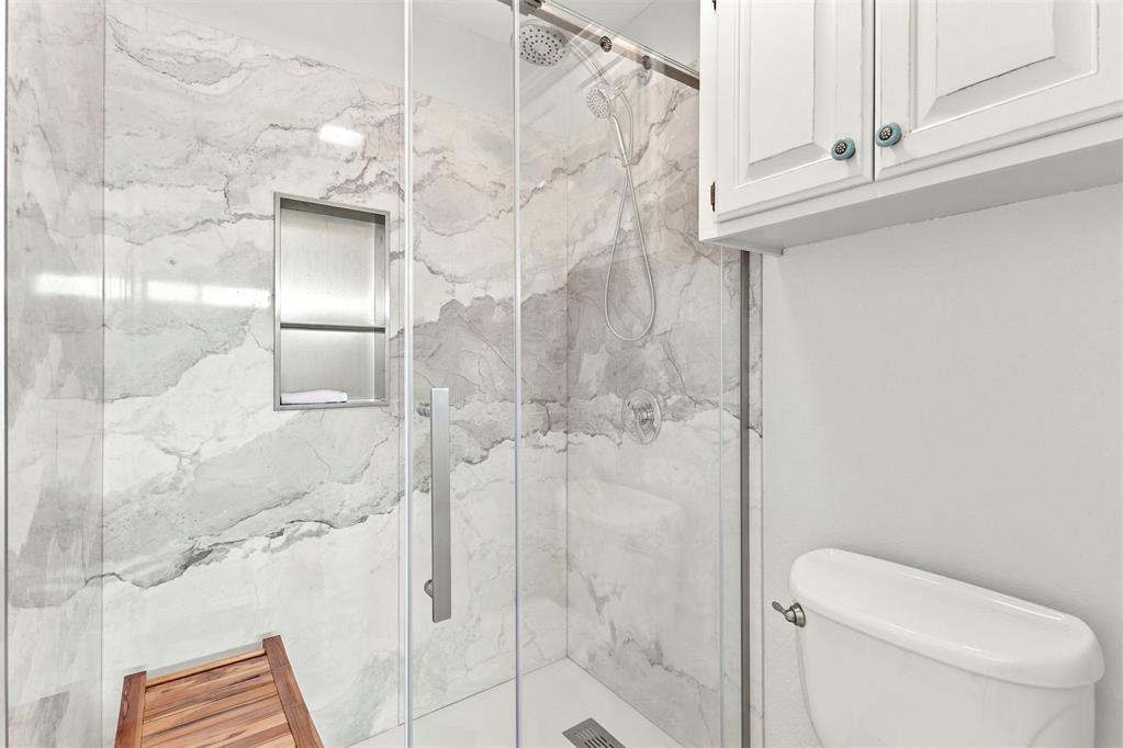1316 Windsor Place Property Photo 16