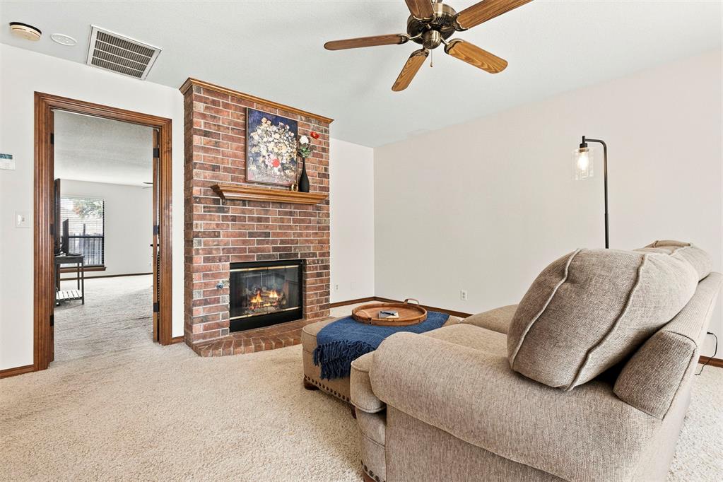 1316 Windsor Place Property Photo 23