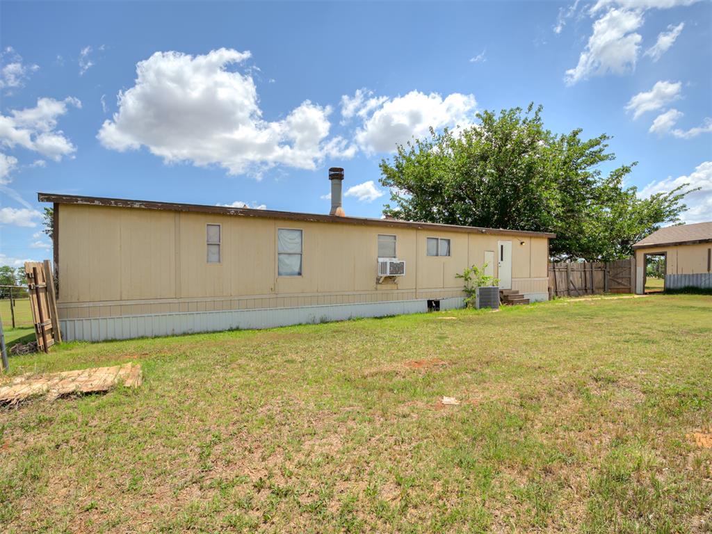 22556 N 2930 Road Property Photo 3