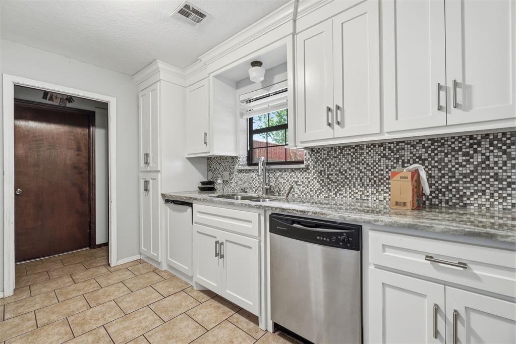 11287 N 1975 Road Property Photo 8