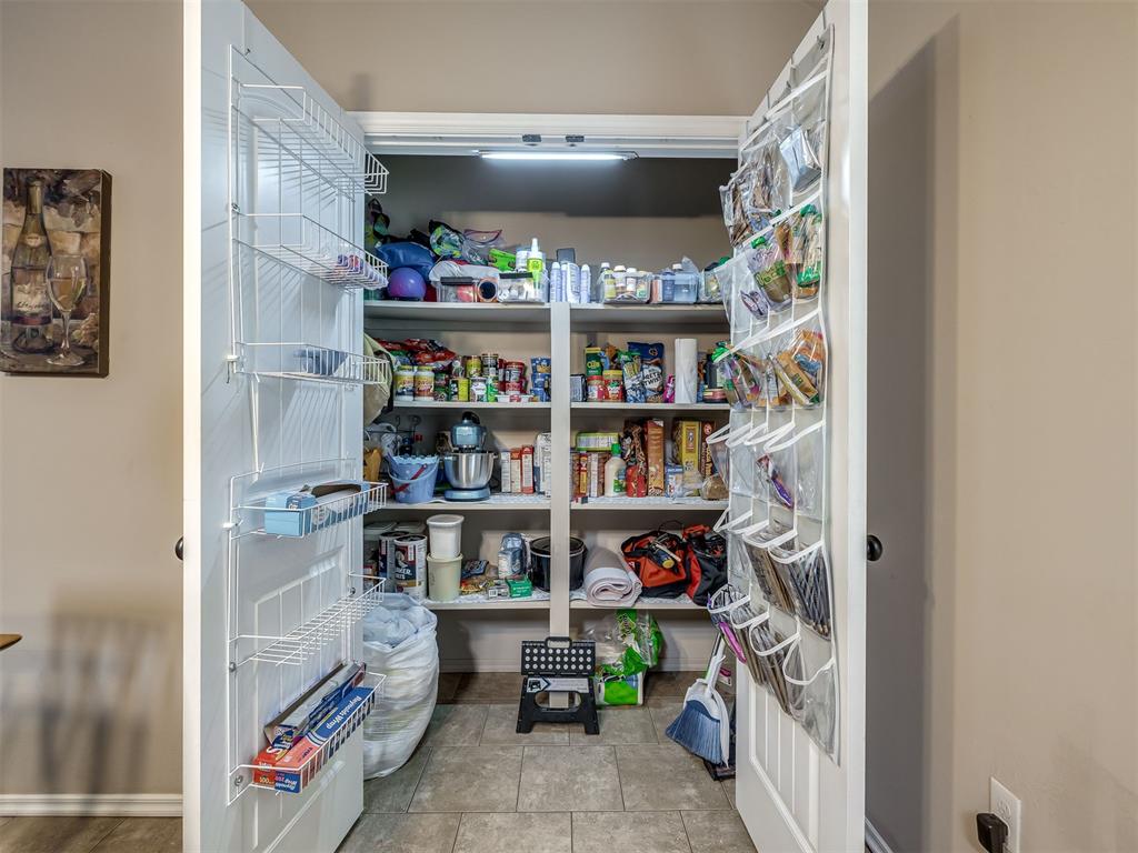5810 Clearwater Drive Property Photo 11