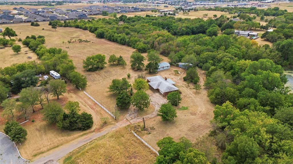 724 Ne Blugil Drive Property Photo 1