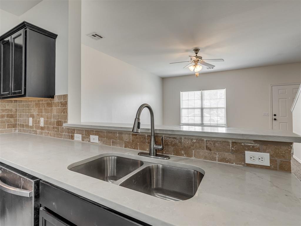 10225 Hidden Village Drive Property Photo 4