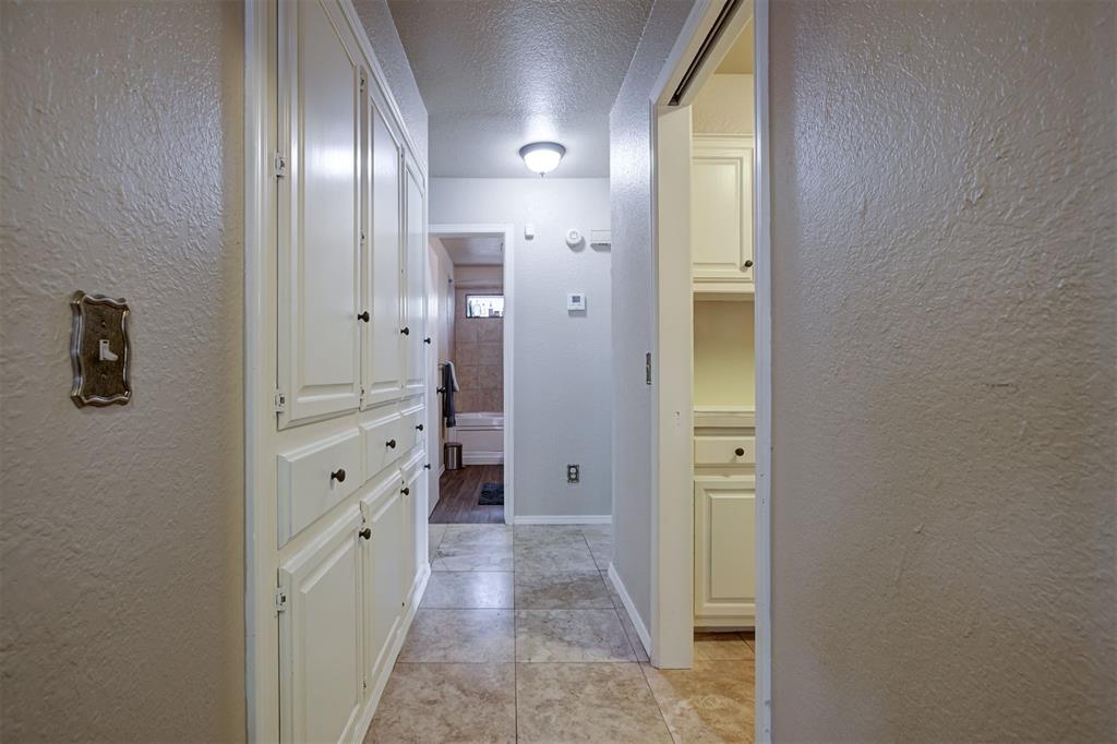 3300 N Meadowood Drive Property Photo 20