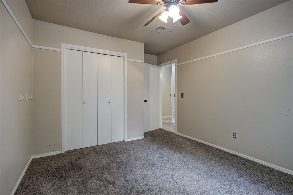 3300 N Meadowood Drive Property Photo 24