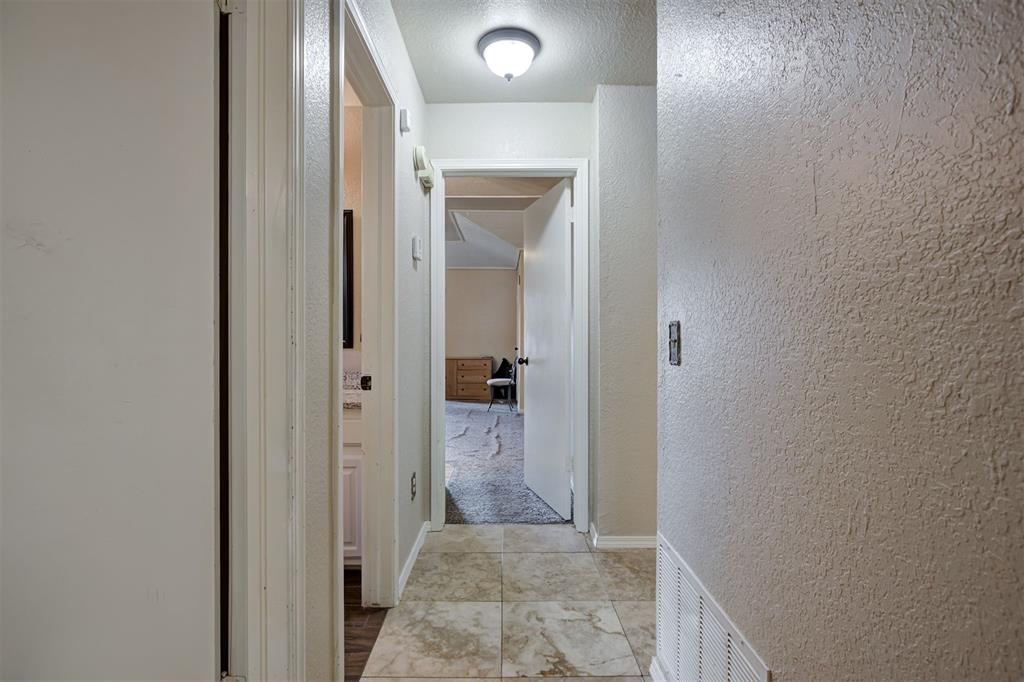 3300 N Meadowood Drive Property Photo 27