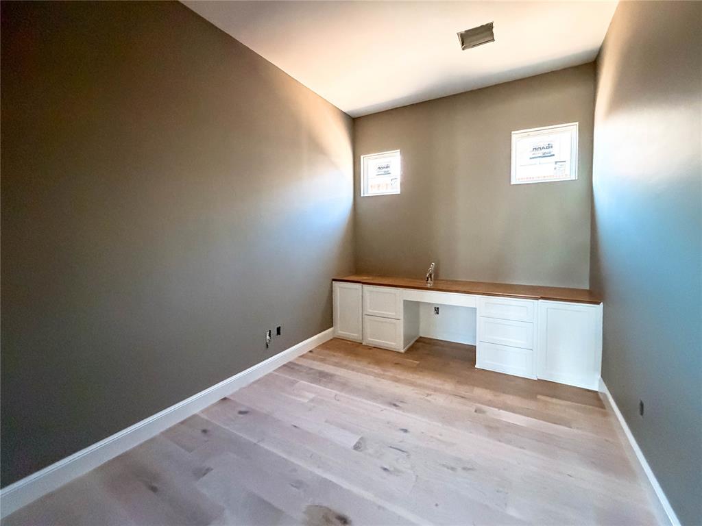 1924 Paseo Place Property Photo 6