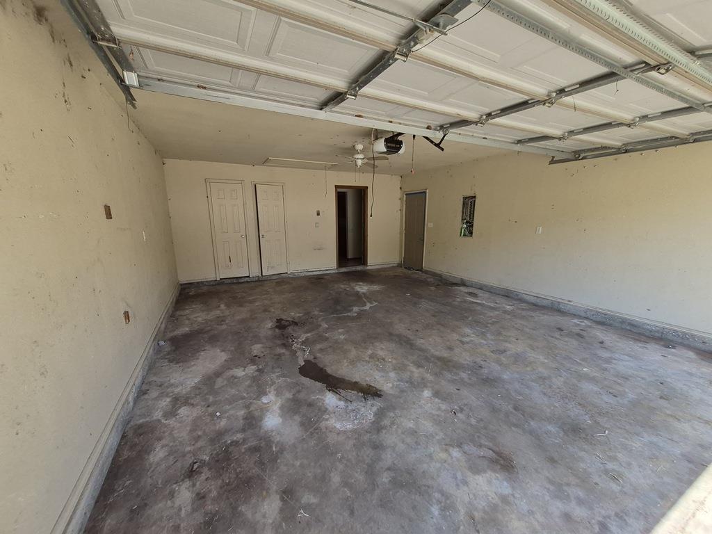 206 W 1st Street Property Photo 6