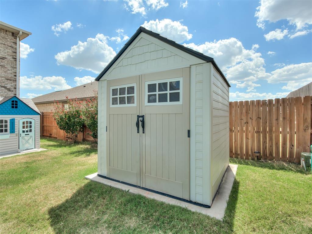 705 St James Place Property Photo 43