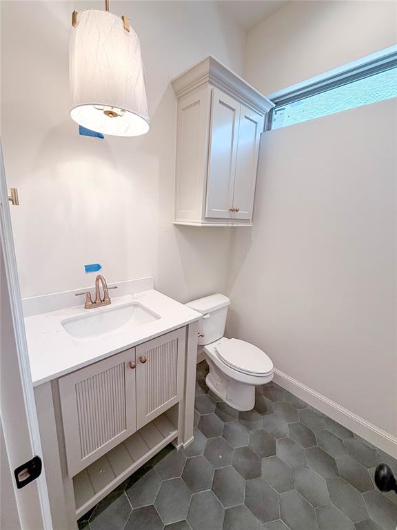 1916 Paseo Place Property Photo 3