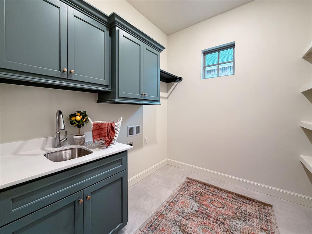 1916 Paseo Place Property Photo 18