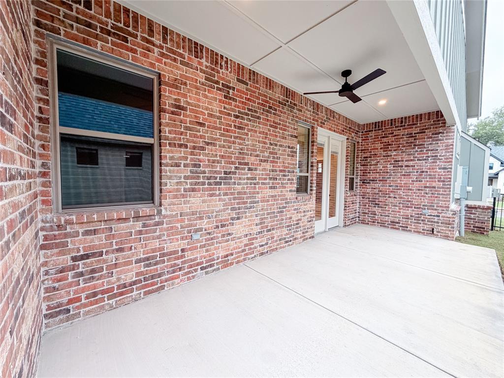 1916 Paseo Place Property Photo 27