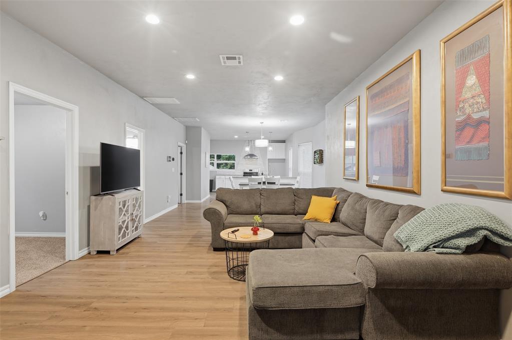 2015 N Youngs Boulevard Property Photo 9