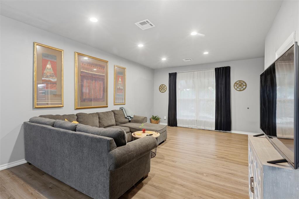 2015 N Youngs Boulevard Property Photo 11