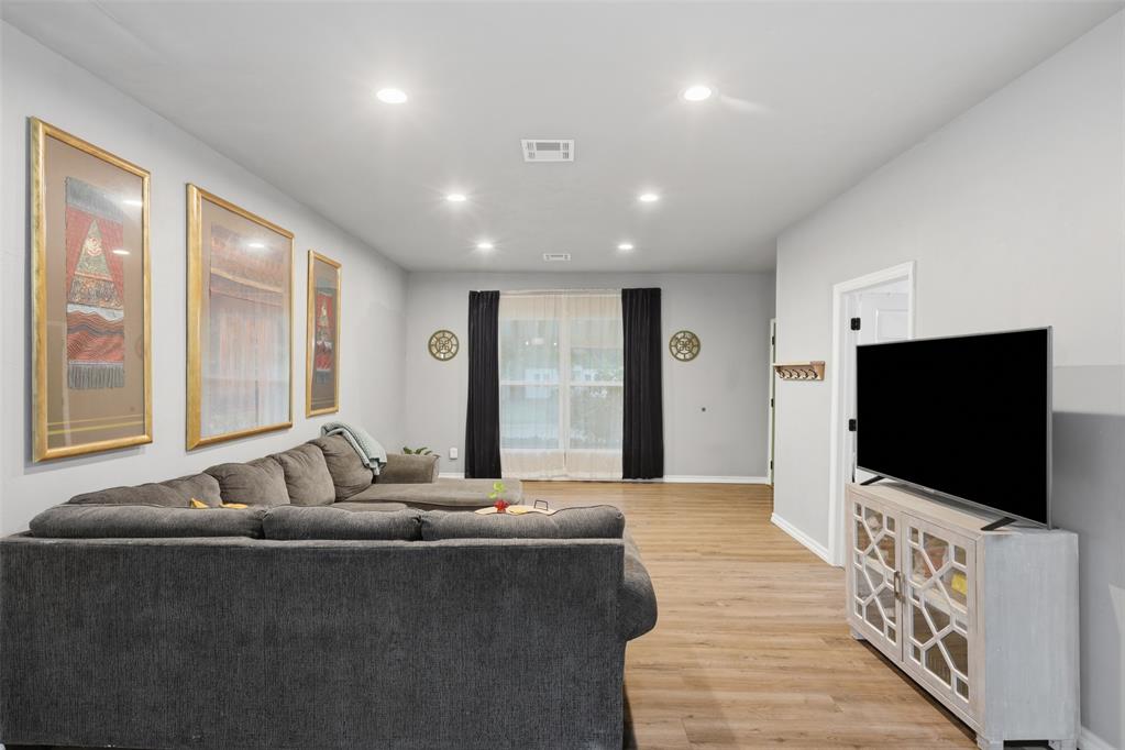 2015 N Youngs Boulevard Property Photo 12