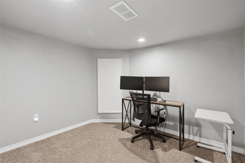 2015 N Youngs Boulevard Property Photo 34