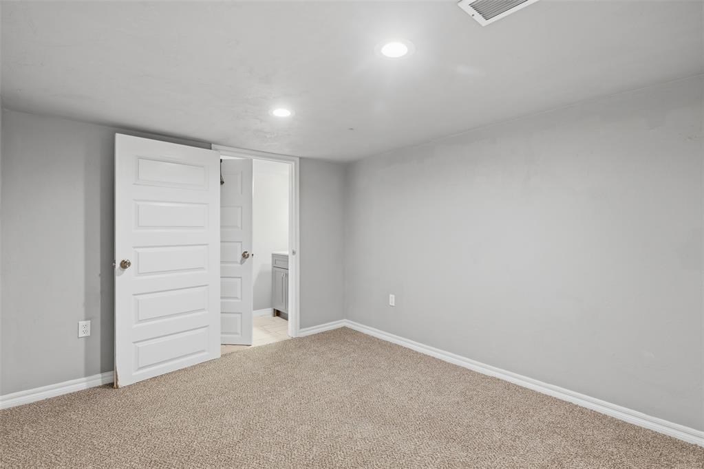2015 N Youngs Boulevard Property Photo 36