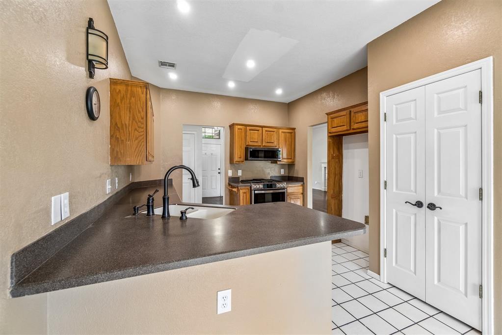 18113 Laurel Oak Drive Property Photo 11
