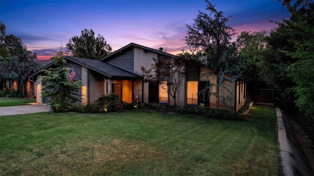 1212 Devonshire Court Property Photo 4