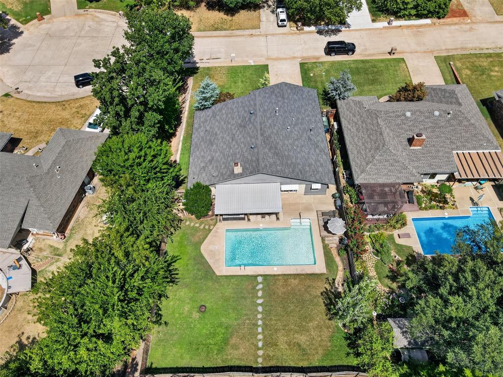 1212 Devonshire Court Property Photo 6