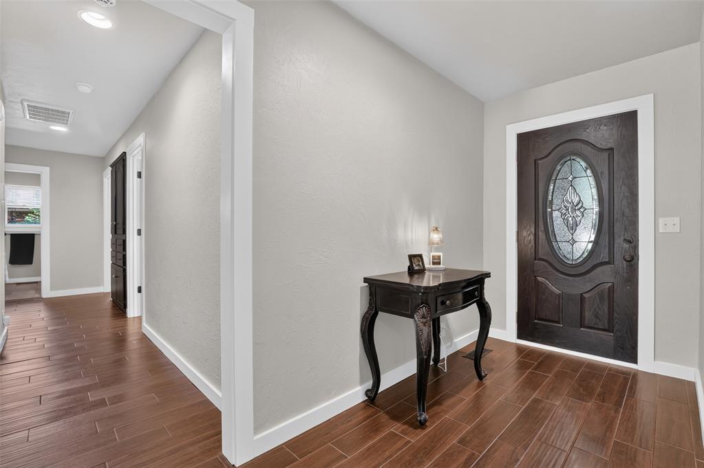 1212 Devonshire Court Property Photo 8
