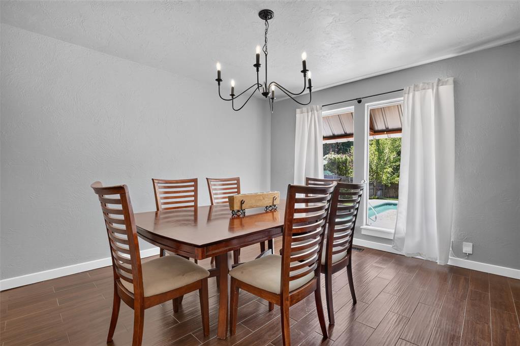 1212 Devonshire Court Property Photo 16