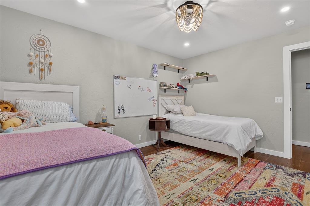 1212 Devonshire Court Property Photo 27