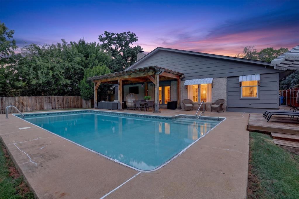 1212 Devonshire Court Property Photo 37