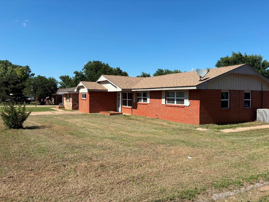 1442 22nd Street Property Photo 2