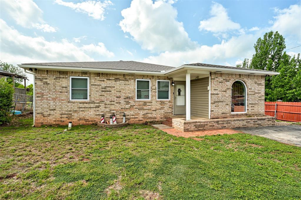 1827 W Vilas Avenue Property Photo 2