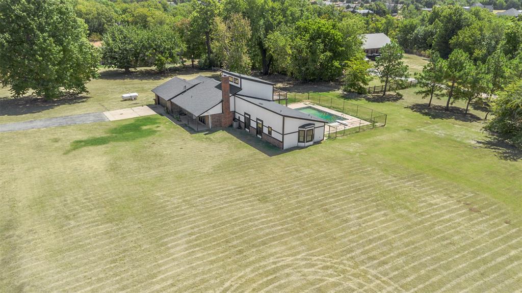 707 Cedar Springs Drive Property Photo 3