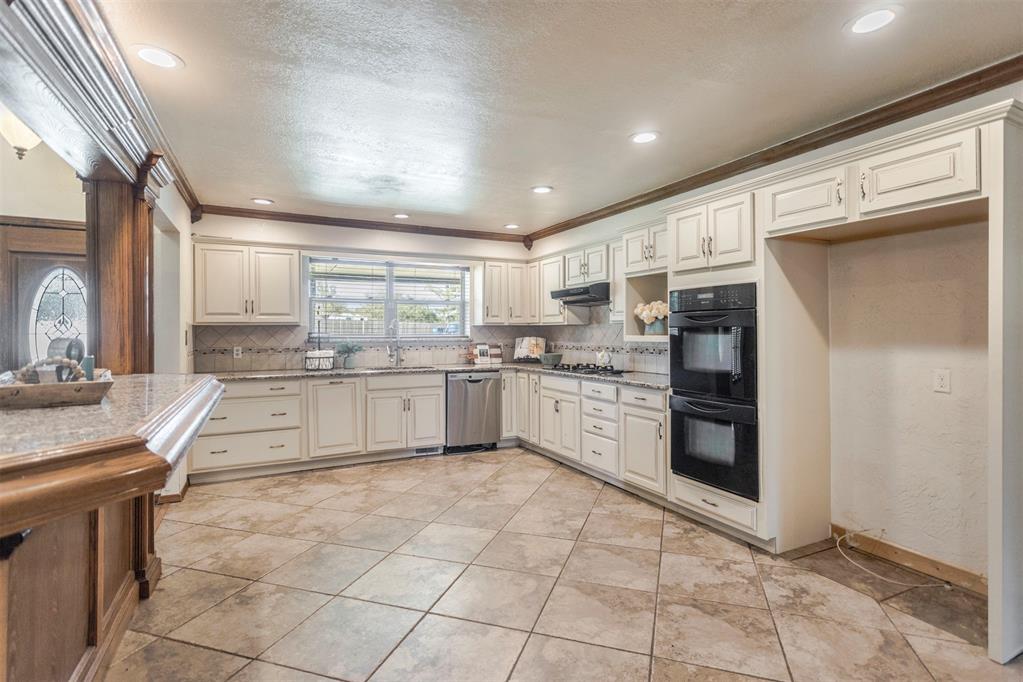 707 Cedar Springs Drive Property Photo 8