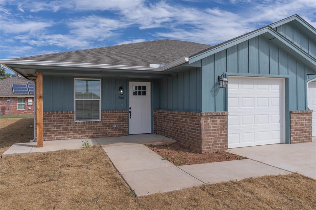 566 Parkhill Circle Property Photo 1