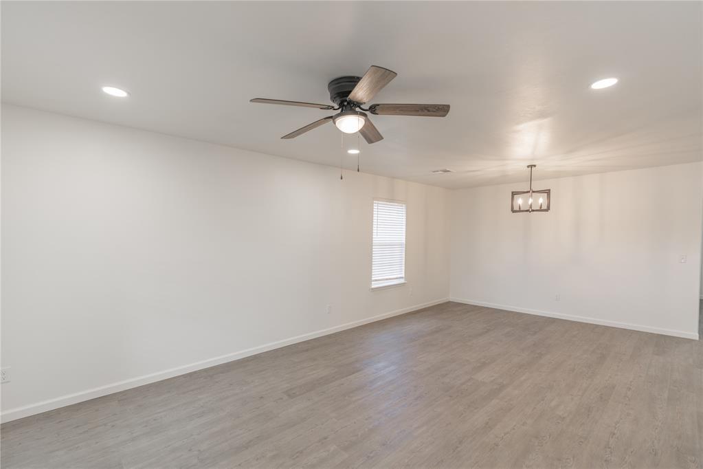 566 Parkhill Circle Property Photo 2