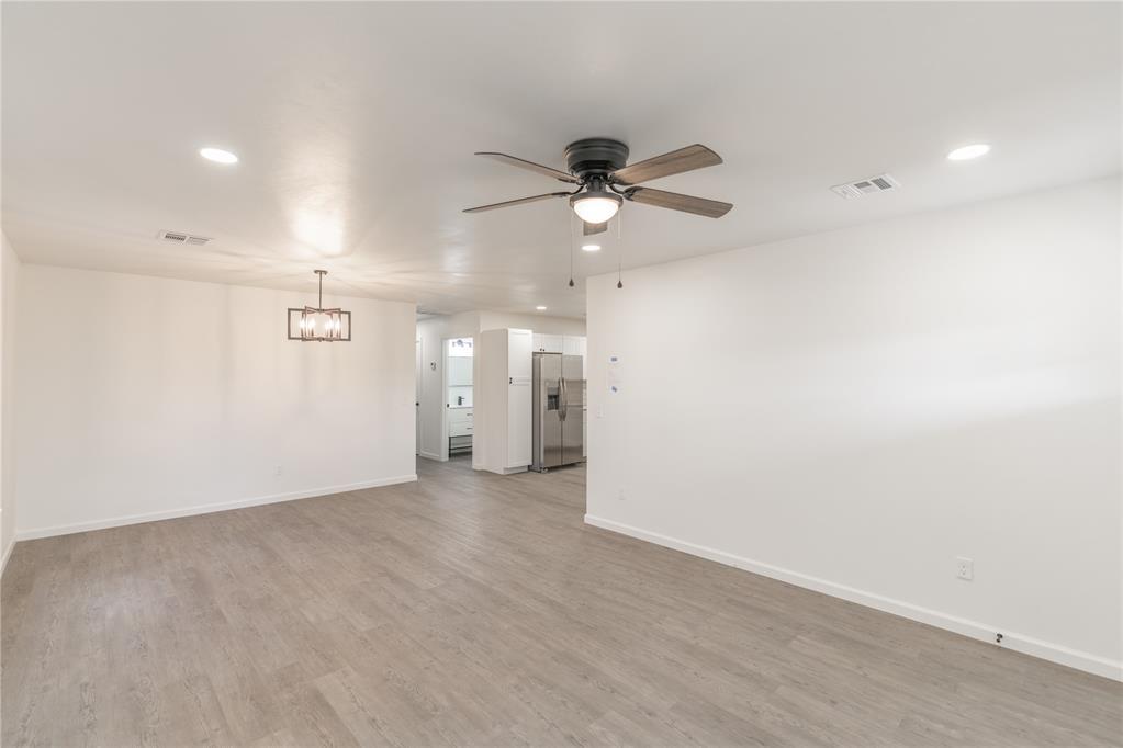 566 Parkhill Circle Property Photo 3