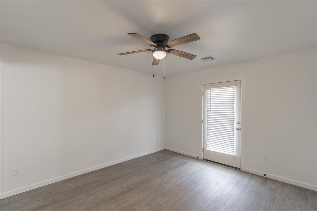 566 Parkhill Circle Property Photo 10