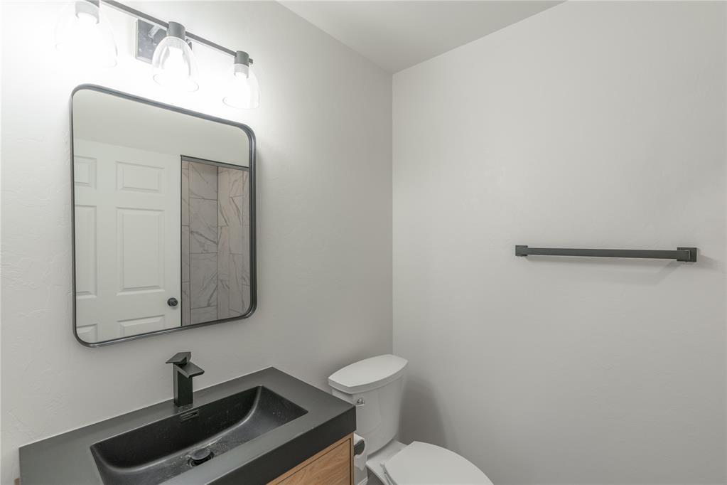 566 Parkhill Circle Property Photo 12