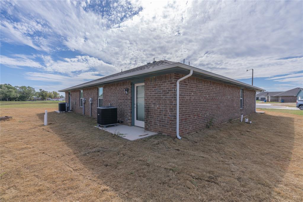 566 Parkhill Circle Property Photo 14