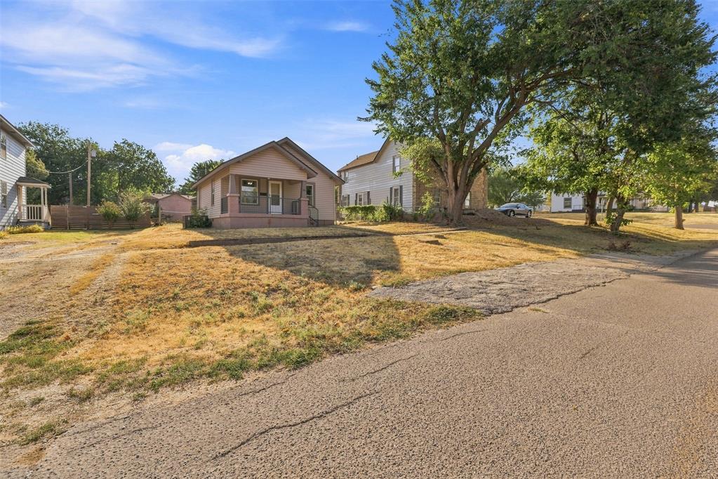 319 S 10th Street Property Photo 4