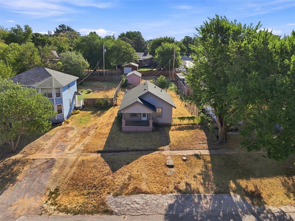 319 S 10th Street Property Photo 8