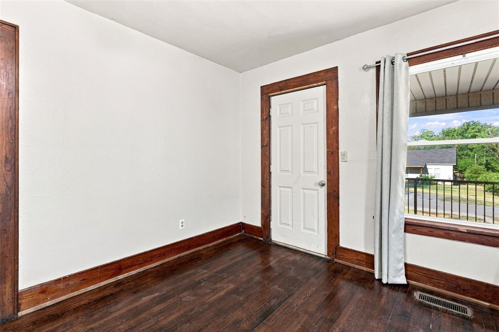319 S 10th Street Property Photo 10
