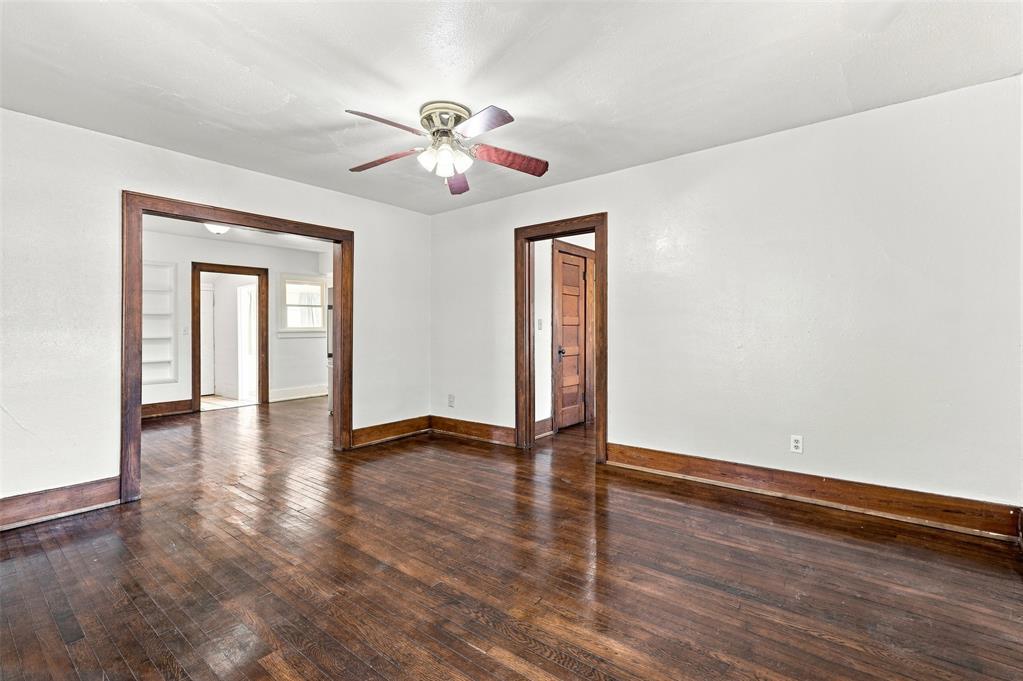 319 S 10th Street Property Photo 12