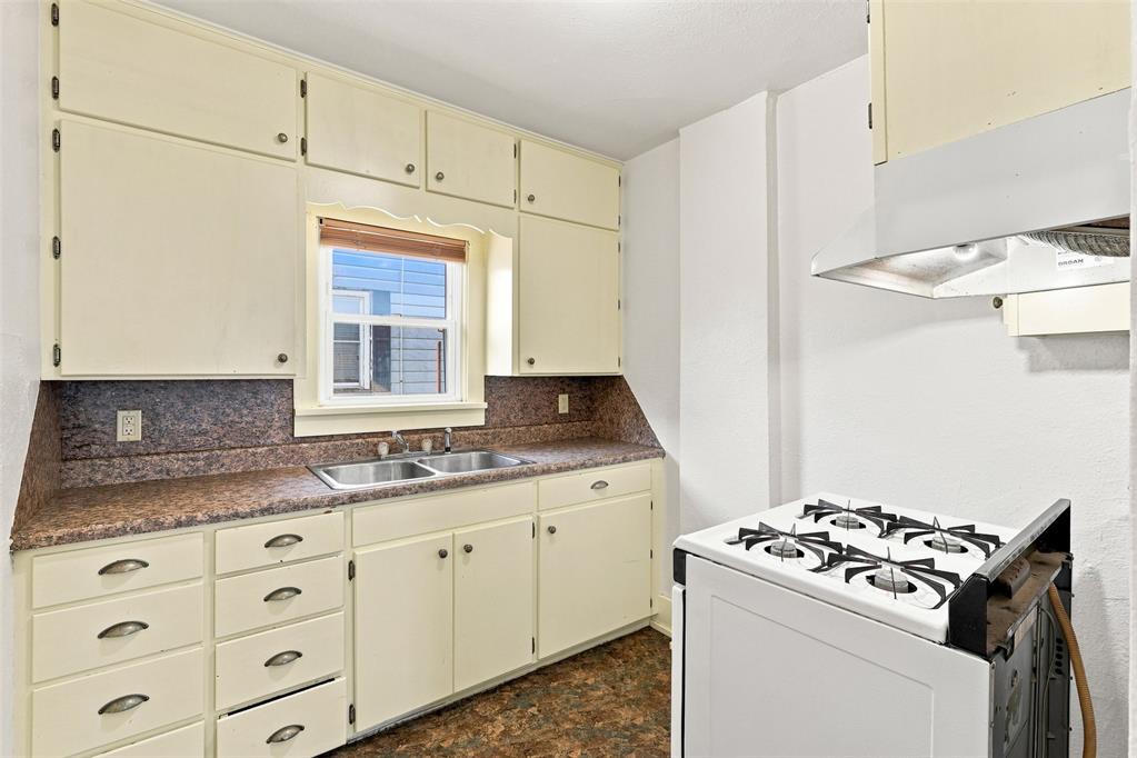 319 S 10th Street Property Photo 18