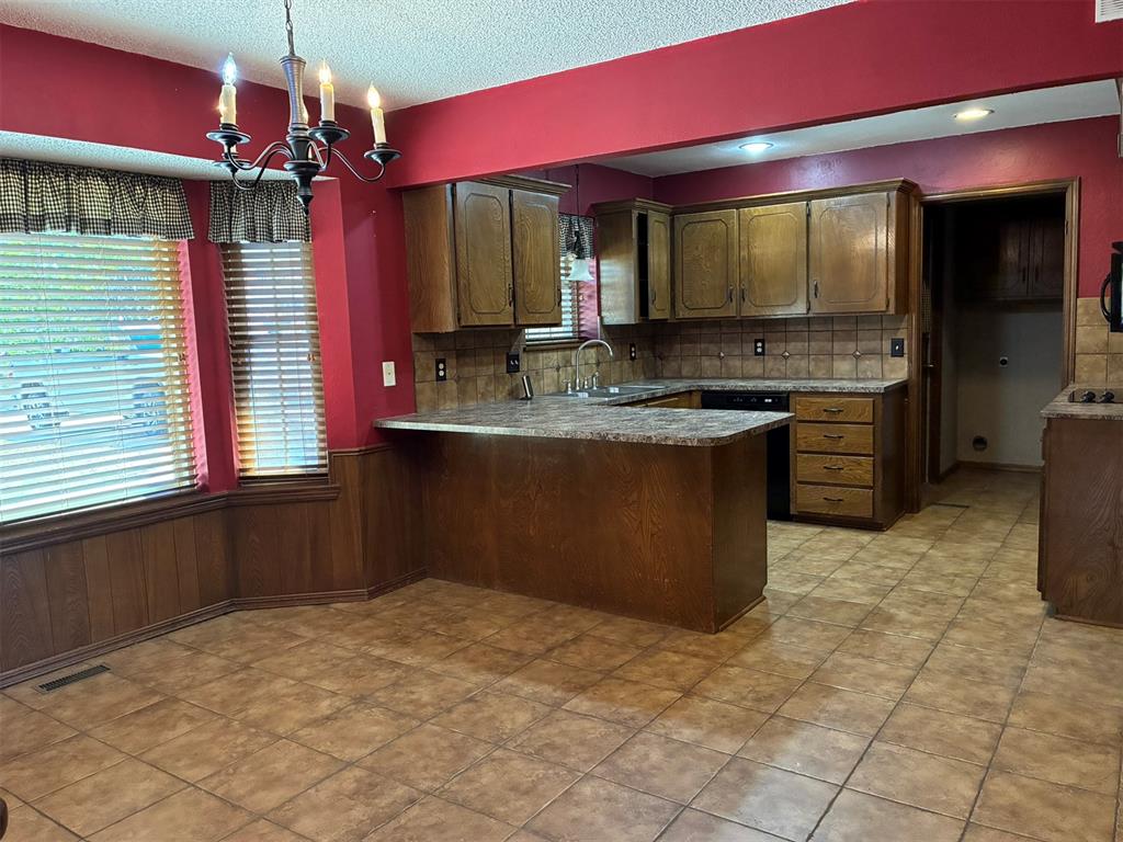 618 Hoehner Avenue Property Photo 5