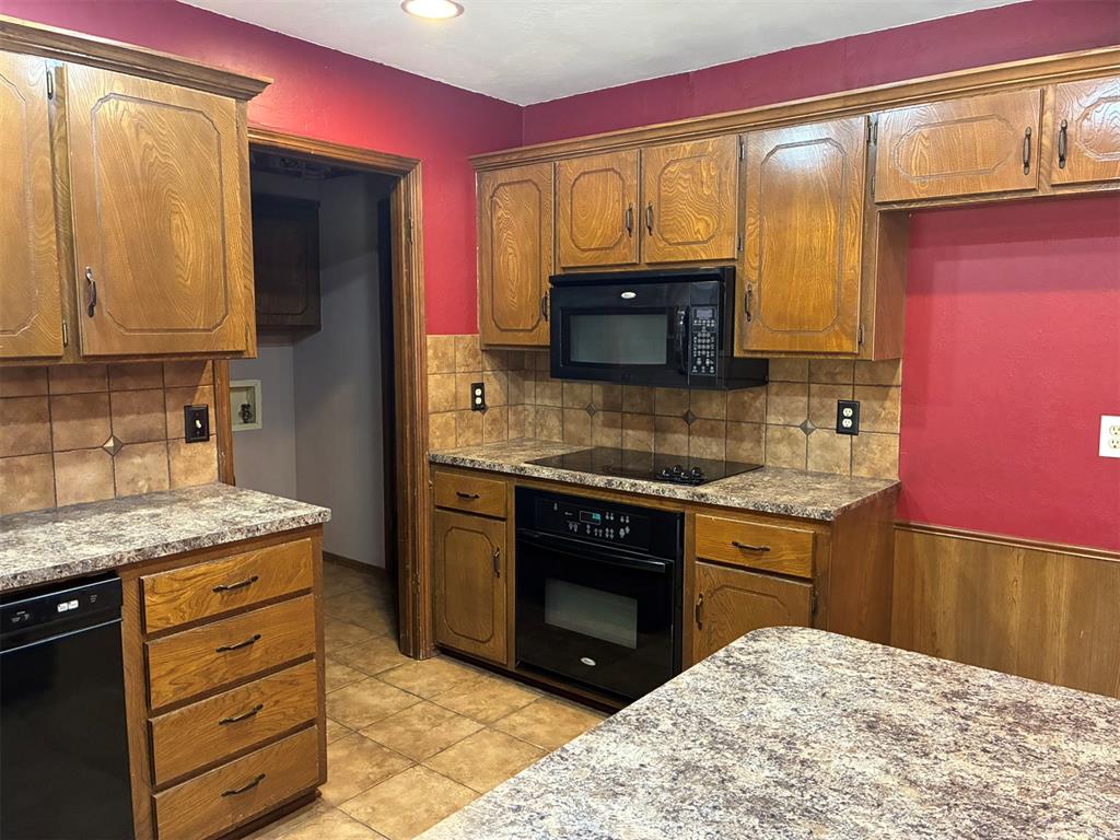 618 Hoehner Avenue Property Photo 7