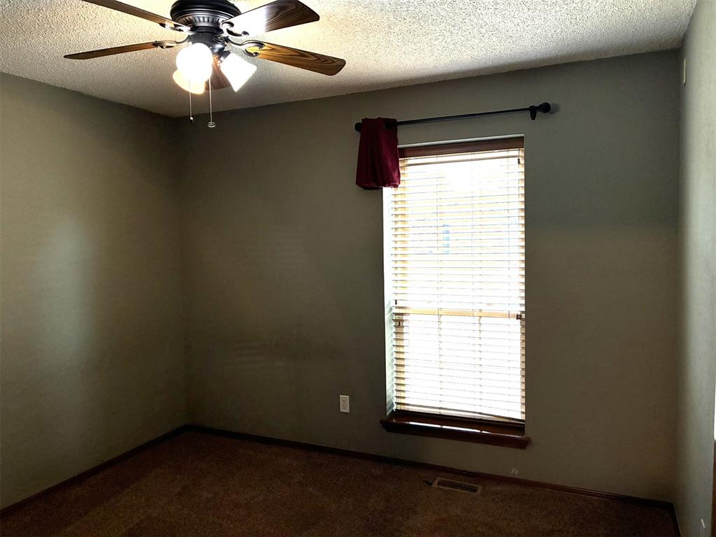 618 Hoehner Avenue Property Photo 12