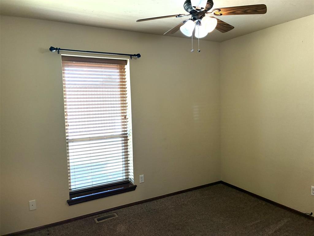 618 Hoehner Avenue Property Photo 15