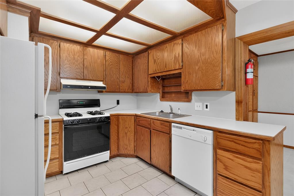 205 Oak Street Property Photo 6