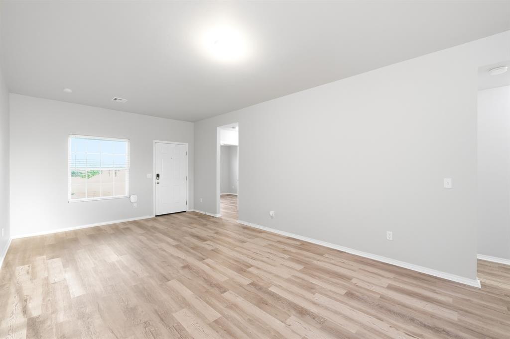 1016 N Scouts Court Way Property Photo 4